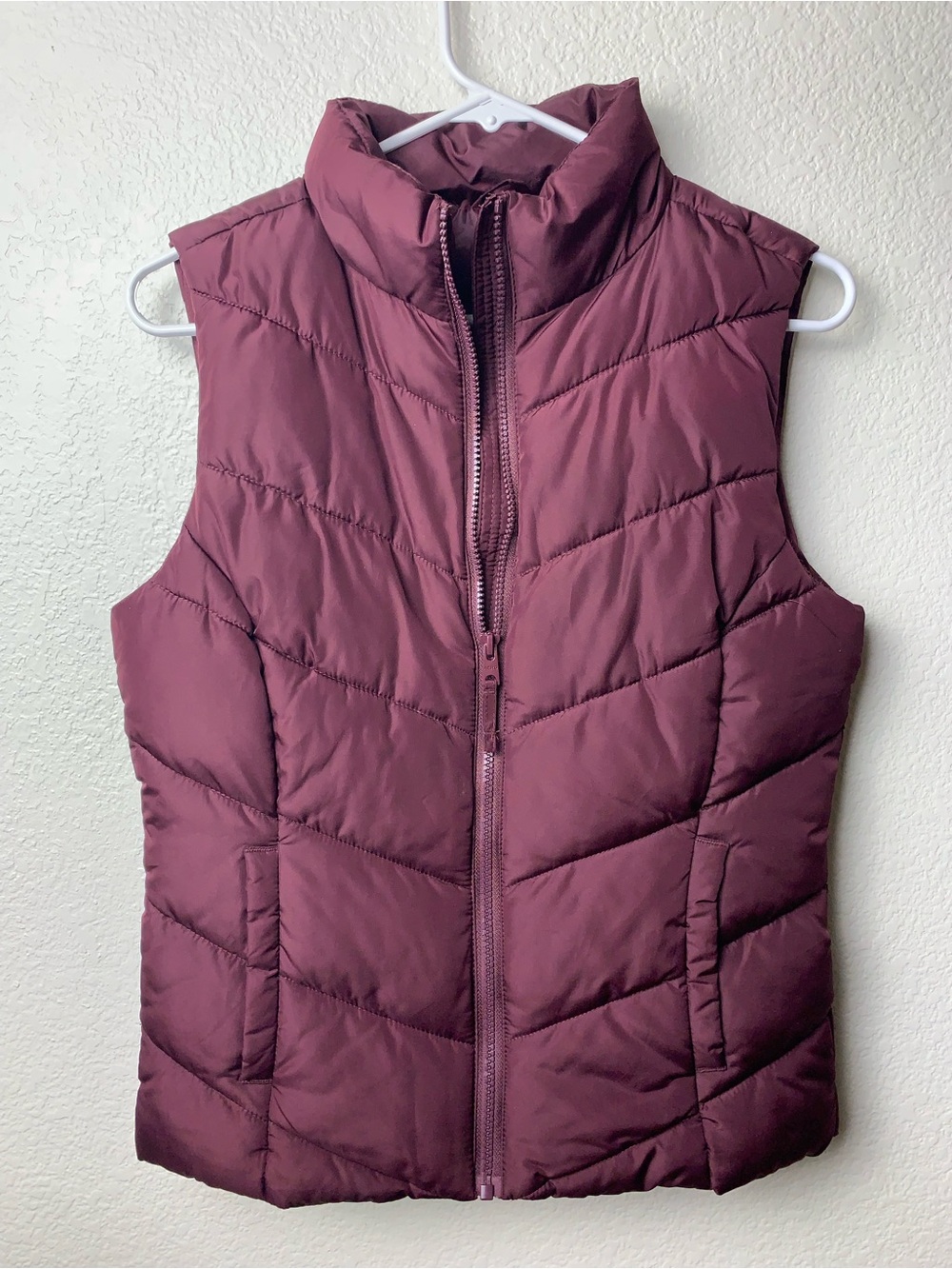 Aeropostale Womens Puffer Vest Size S Burgundy Quilted Gorpcore Full Zip Jacket